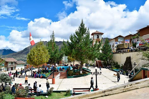 Plaza principal de Huacchis